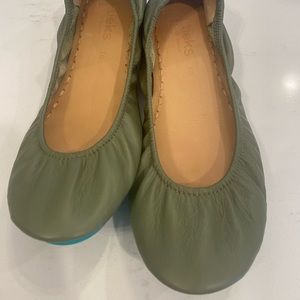 Tieks: Olive Green (almost new)